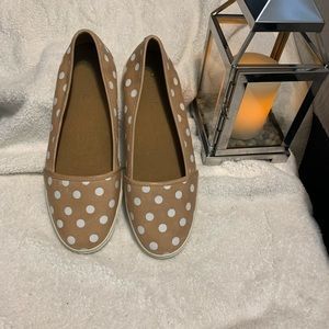 Fossil polka dot slip ons tan 9